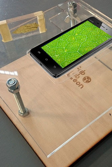 Microscopio creado a partir de una lente de lector de CD/DVD para un smartphone